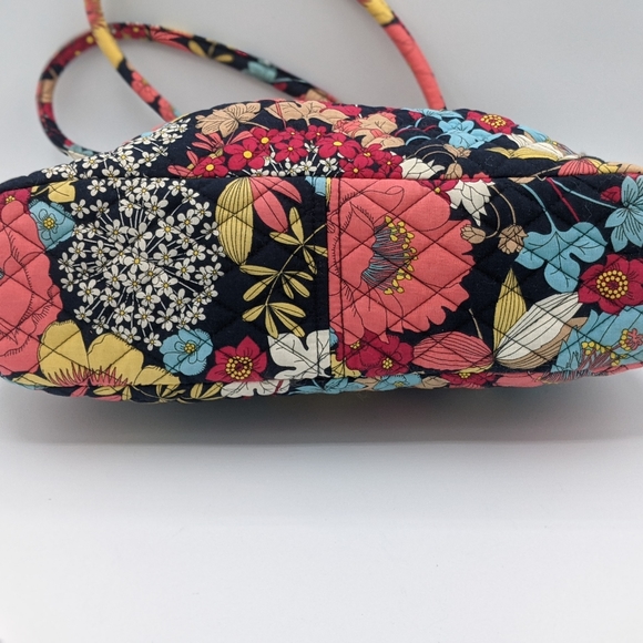 Vera Bradley Happy Snails Kiss Closure Shoulder Bag Purse, EUC RETIRED - Picture 6 of 10